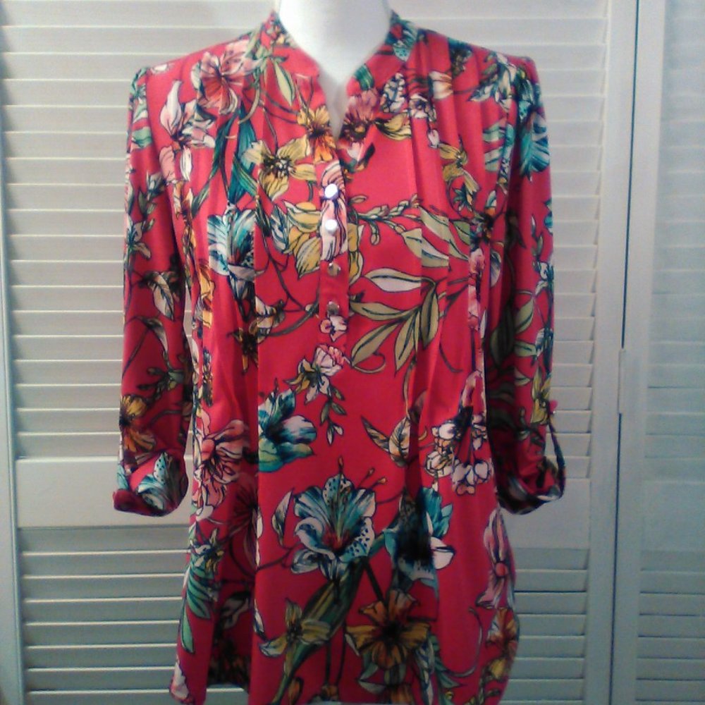 Cocomo Petite Pink Floral Pleated 3/4 Sleeve Top